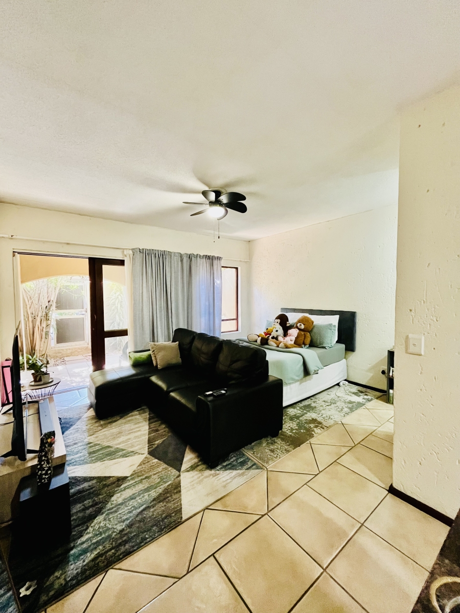 To Let 1 Bedroom Property for Rent in Lonehill Gauteng