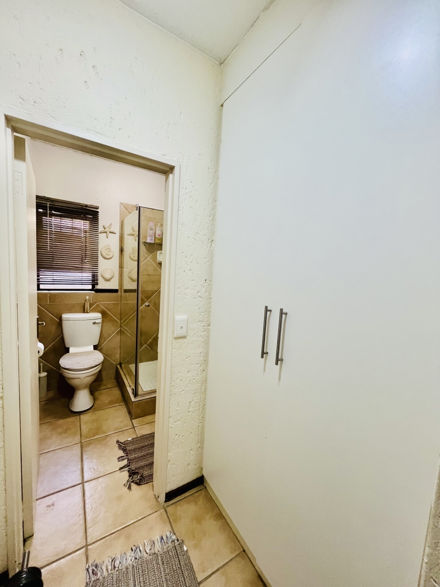 To Let 1 Bedroom Property for Rent in Lonehill Gauteng