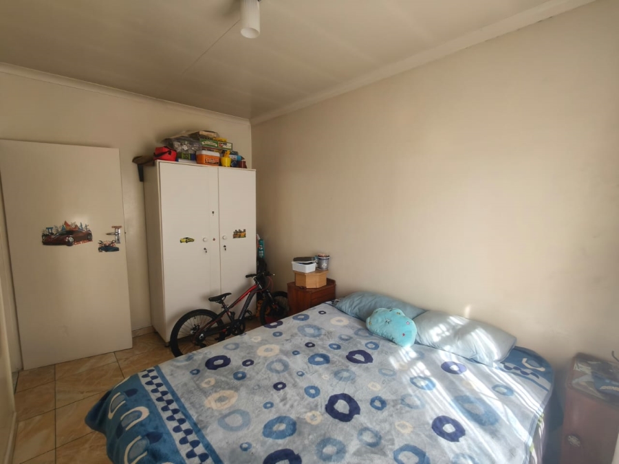 5 Bedroom Property for Sale in Laudium Gauteng