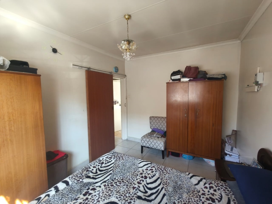 5 Bedroom Property for Sale in Laudium Gauteng