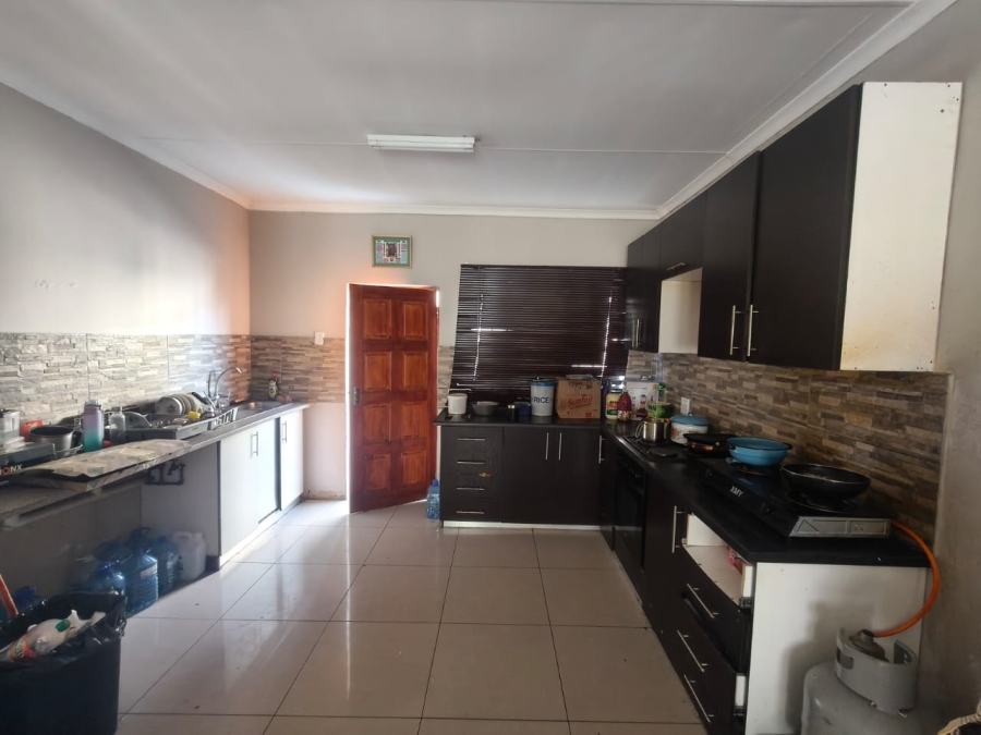5 Bedroom Property for Sale in Laudium Gauteng