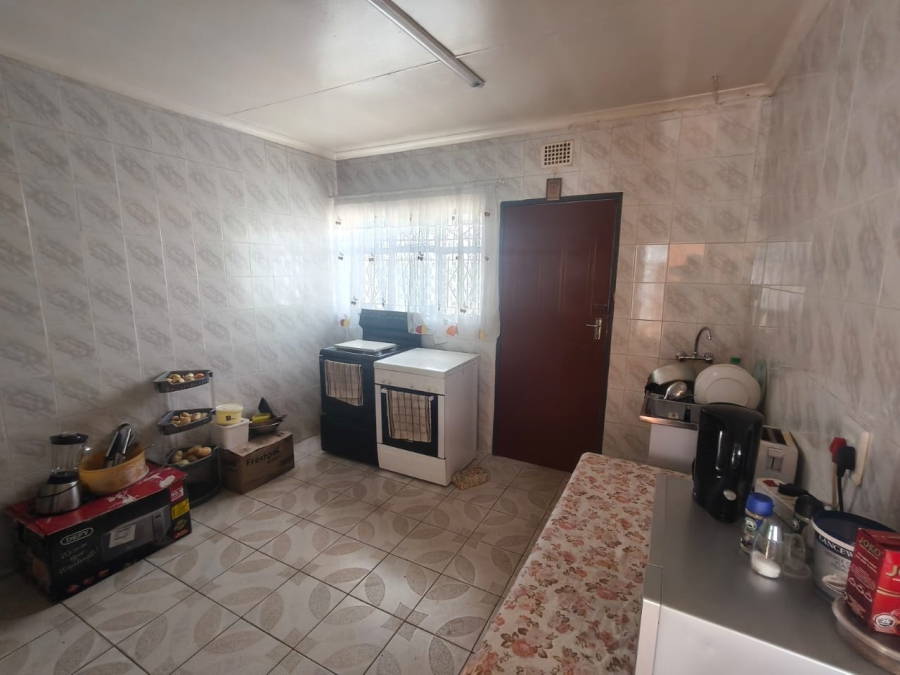 5 Bedroom Property for Sale in Laudium Gauteng