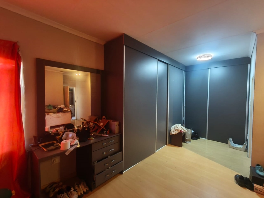 5 Bedroom Property for Sale in Laudium Gauteng