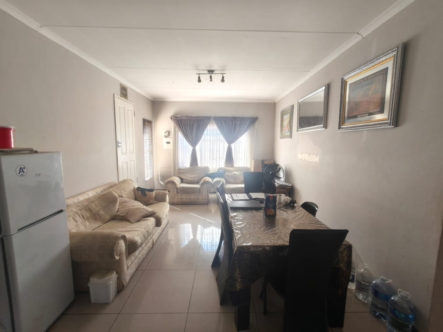 5 Bedroom Property for Sale in Laudium Gauteng