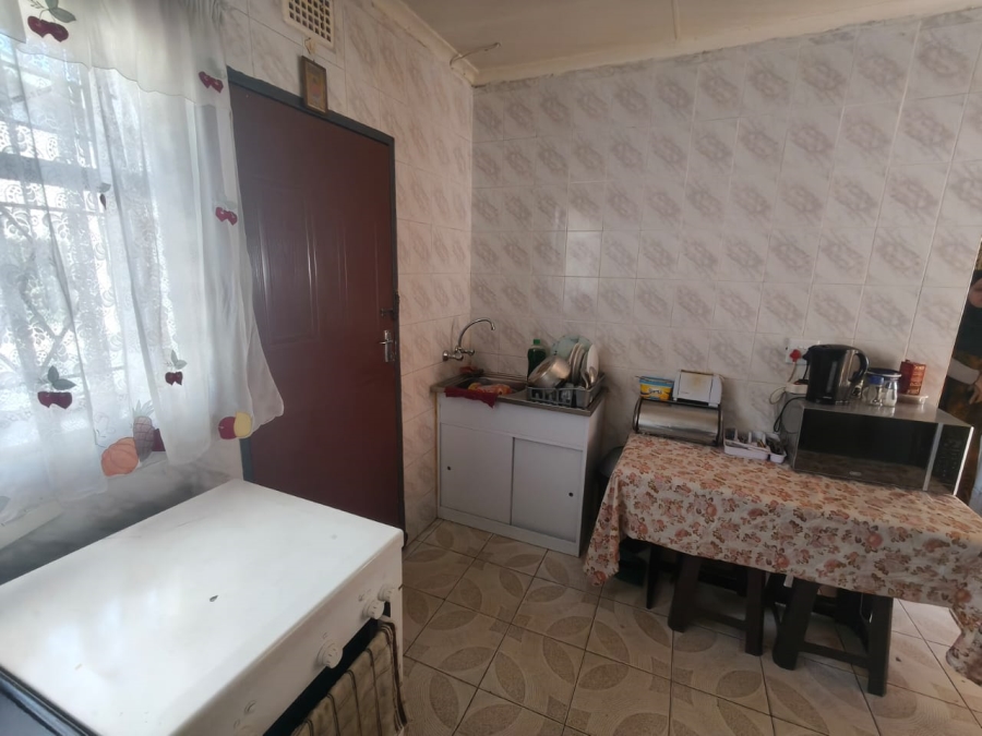 5 Bedroom Property for Sale in Laudium Gauteng