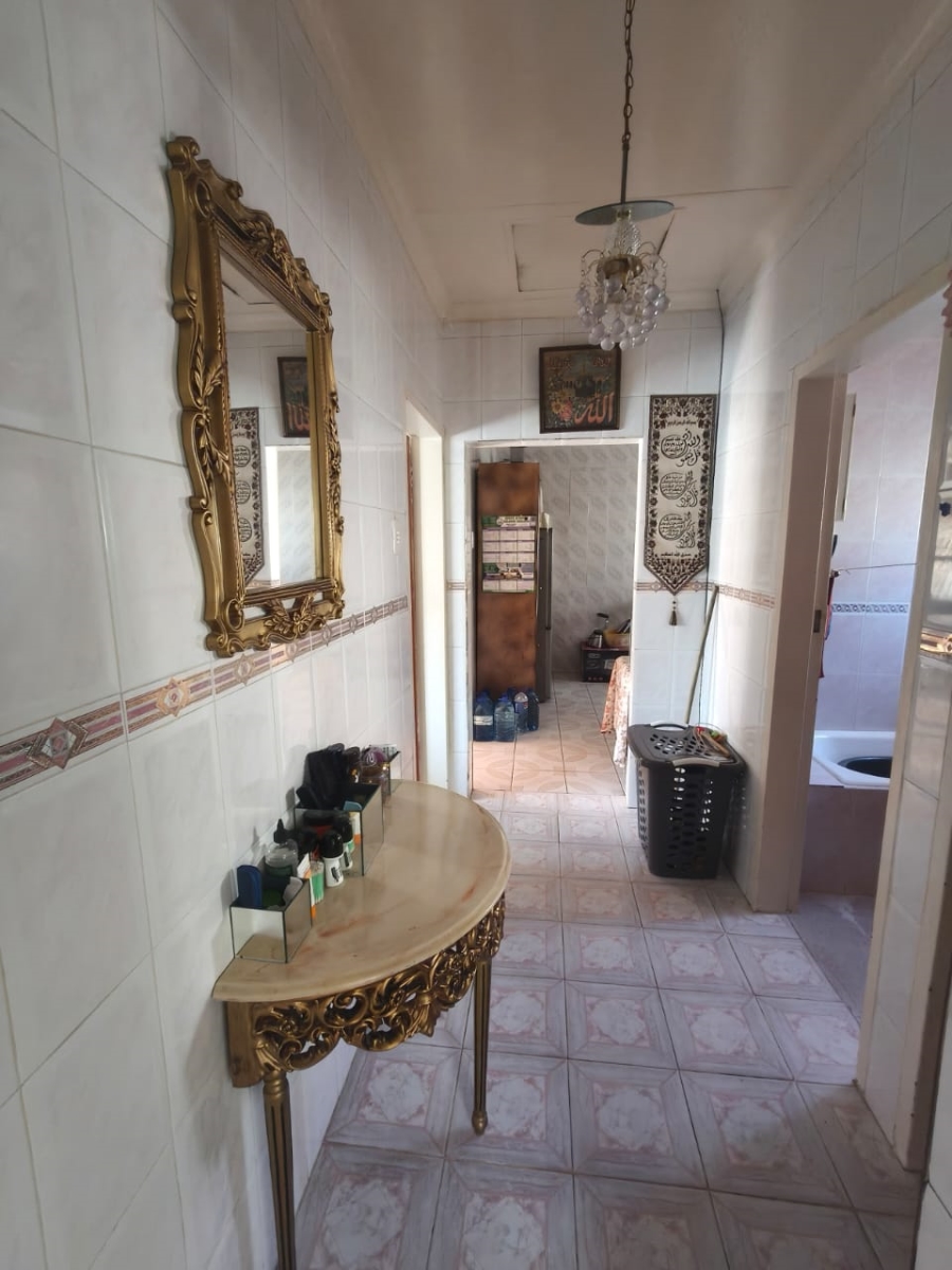 5 Bedroom Property for Sale in Laudium Gauteng