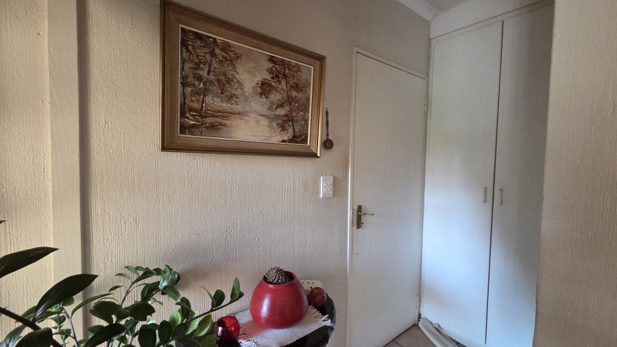 2 Bedroom Property for Sale in Montana Tuine Gauteng
