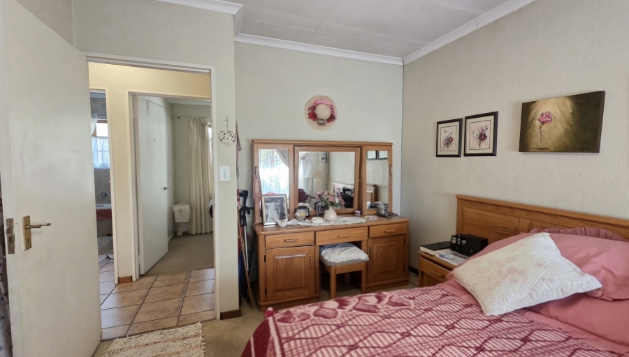 2 Bedroom Property for Sale in Montana Tuine Gauteng