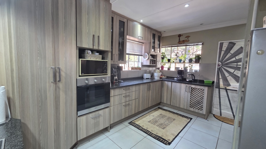 3 Bedroom Property for Sale in Sinoville Gauteng