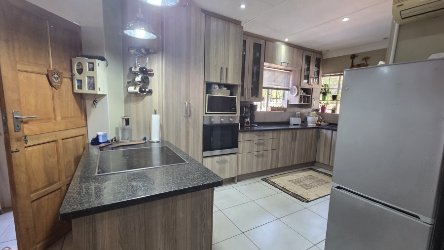 3 Bedroom Property for Sale in Sinoville Gauteng