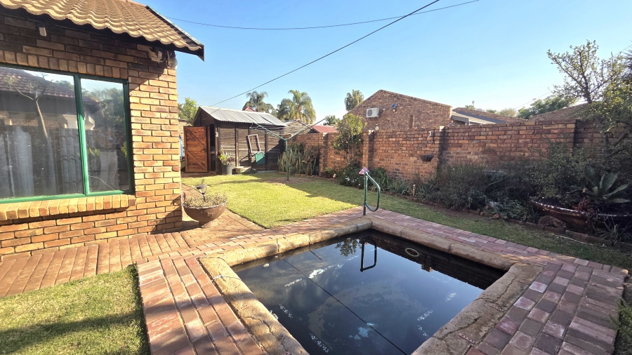 3 Bedroom Property for Sale in Sinoville Gauteng