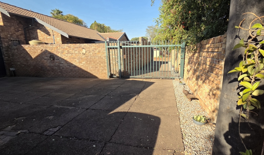 3 Bedroom Property for Sale in Sinoville Gauteng