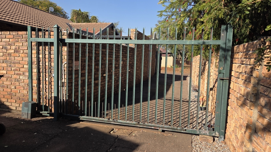 3 Bedroom Property for Sale in Sinoville Gauteng