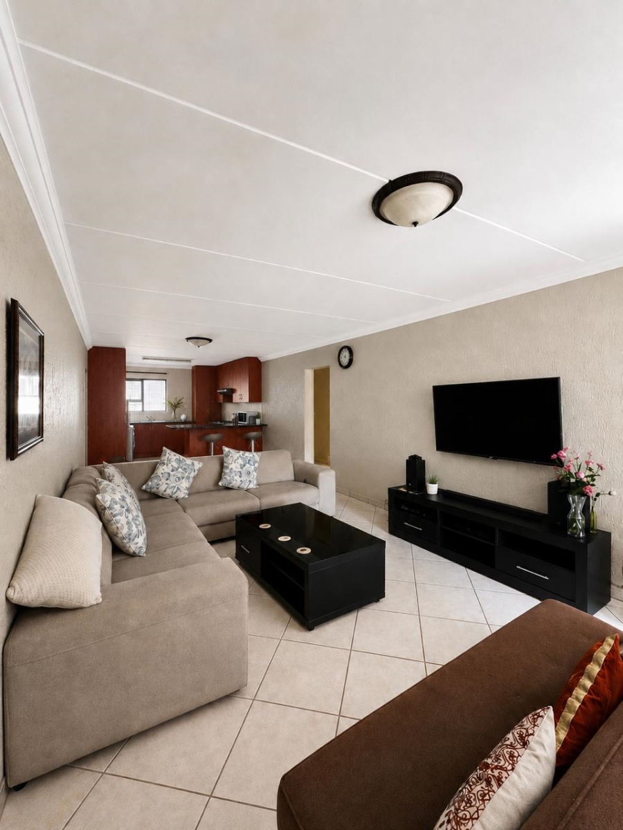 2 Bedroom Property for Sale in Sunninghill Gauteng