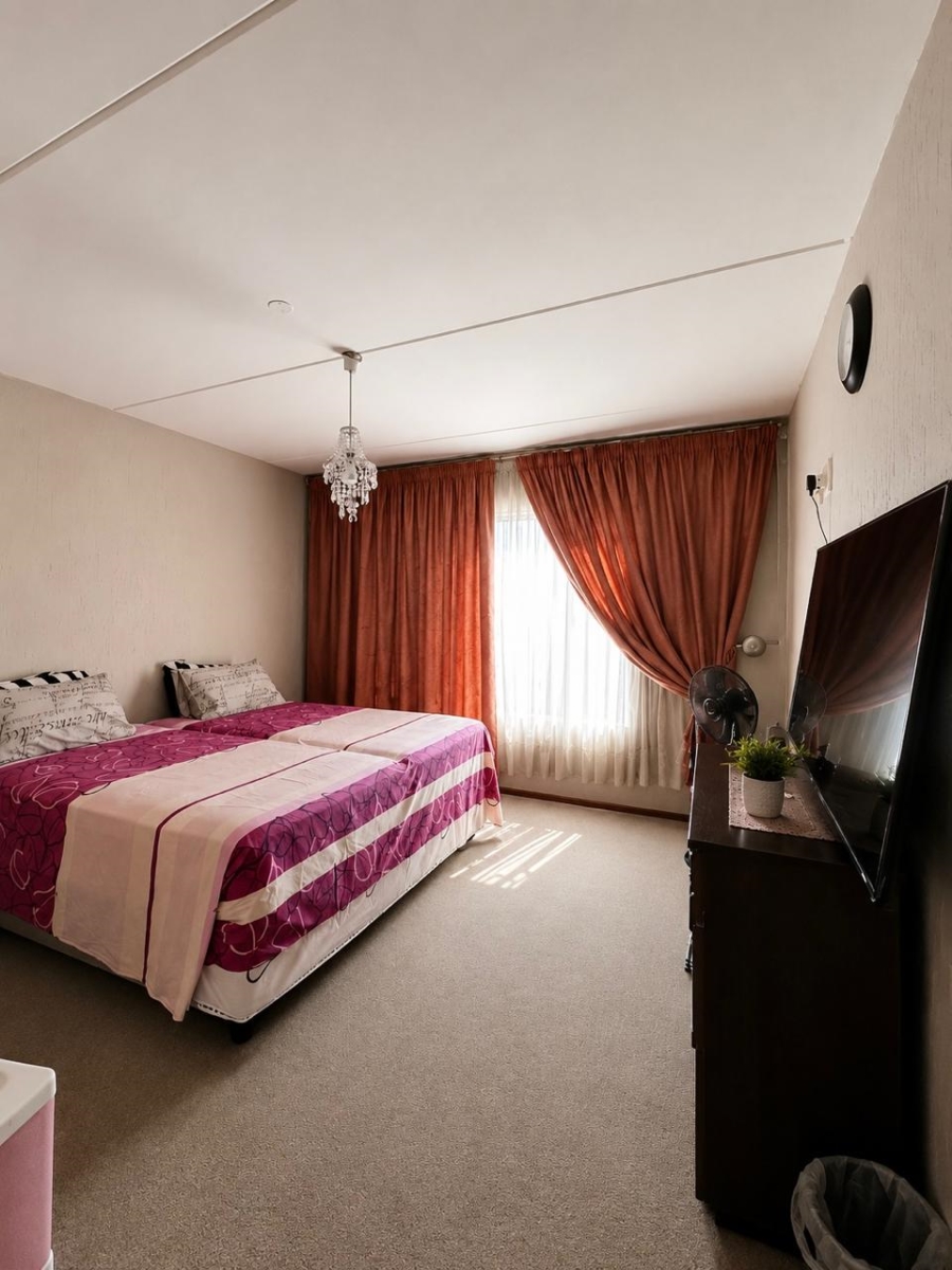 2 Bedroom Property for Sale in Sunninghill Gauteng
