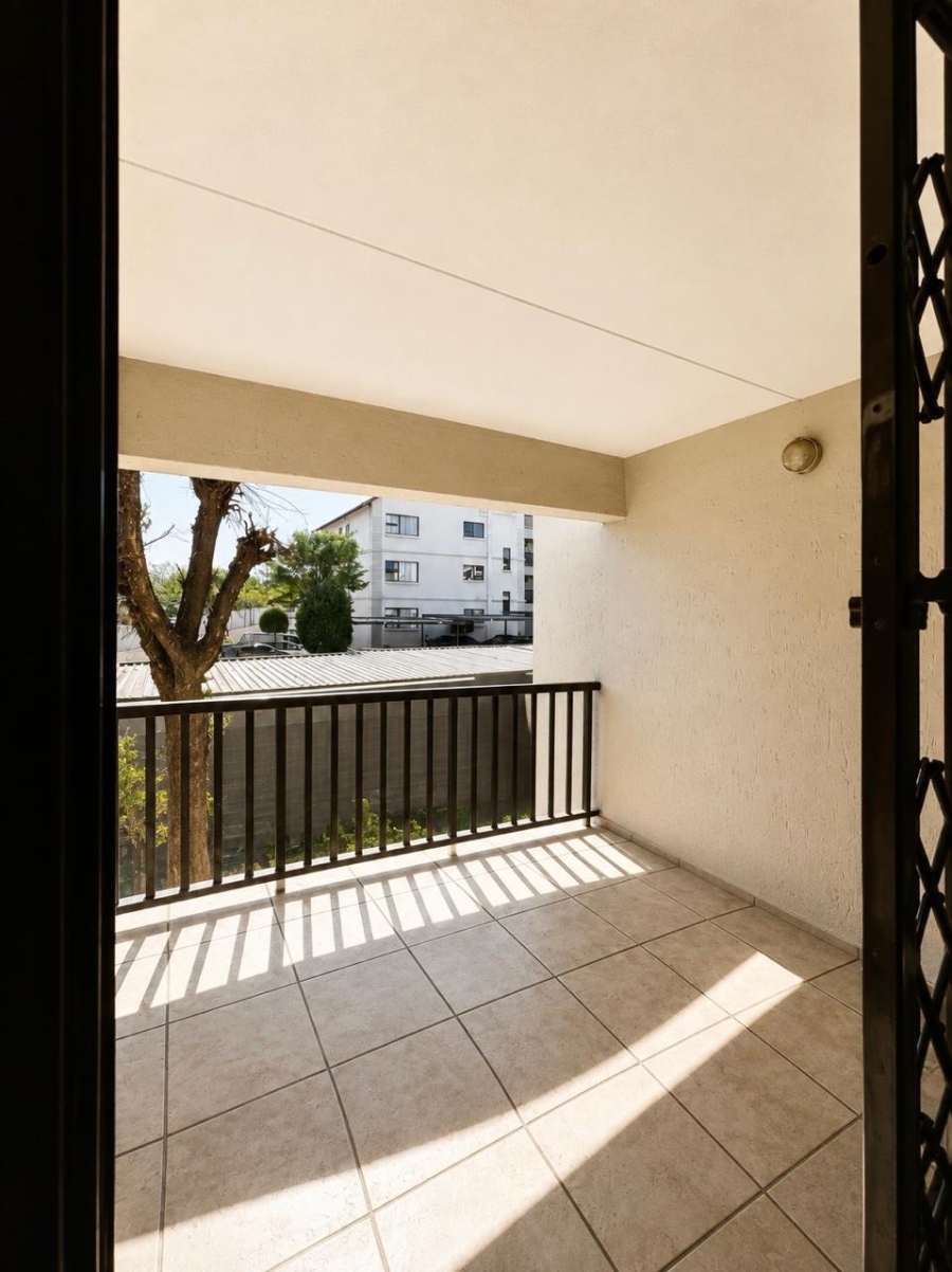 2 Bedroom Property for Sale in Sunninghill Gauteng