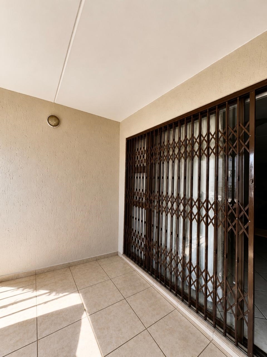 2 Bedroom Property for Sale in Sunninghill Gauteng