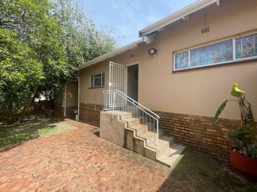 4 Bedroom Property for Sale in Glenvista Gauteng