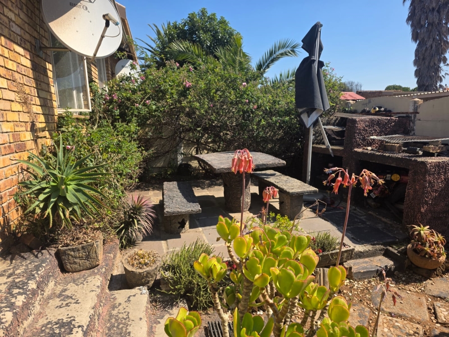 2 Bedroom Property for Sale in Birch Acres Gauteng