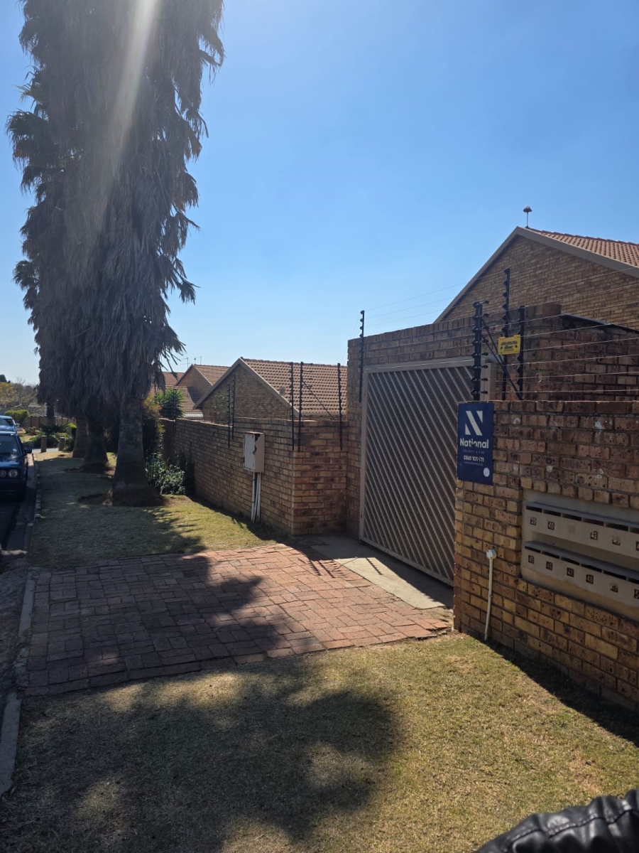 2 Bedroom Property for Sale in Birch Acres Gauteng