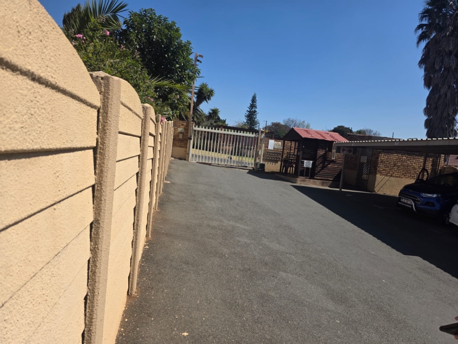 2 Bedroom Property for Sale in Birch Acres Gauteng
