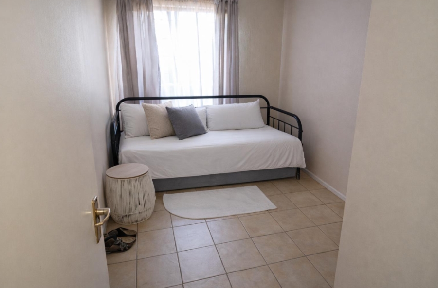 2 Bedroom Property for Sale in Sunninghill Gauteng