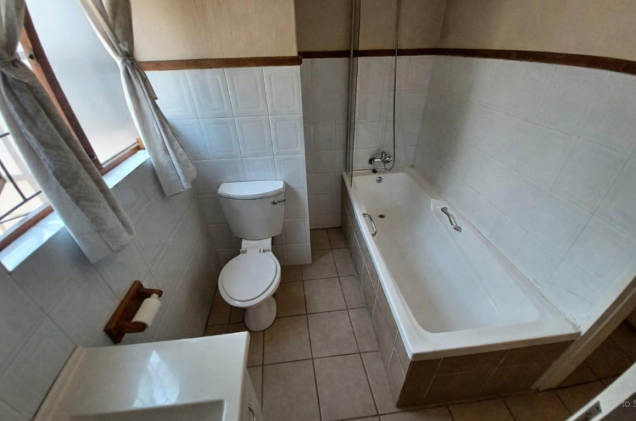 2 Bedroom Property for Sale in Sunninghill Gauteng