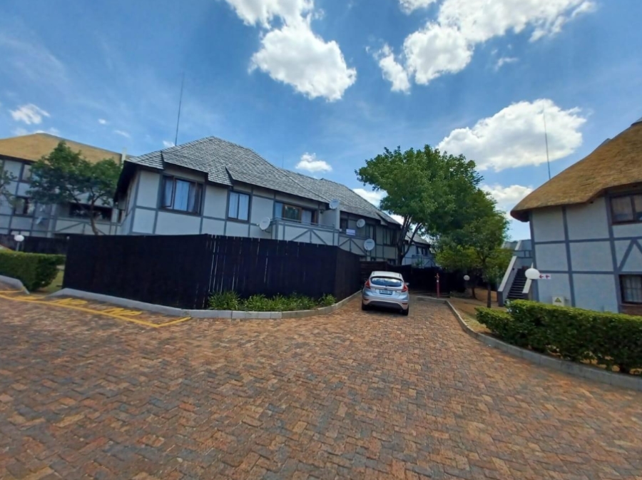 2 Bedroom Property for Sale in Sunninghill Gauteng