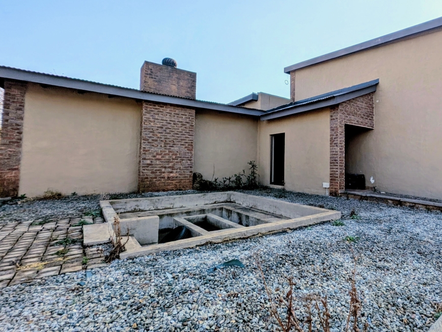 3 Bedroom Property for Sale in Blue Saddle Ranches Gauteng