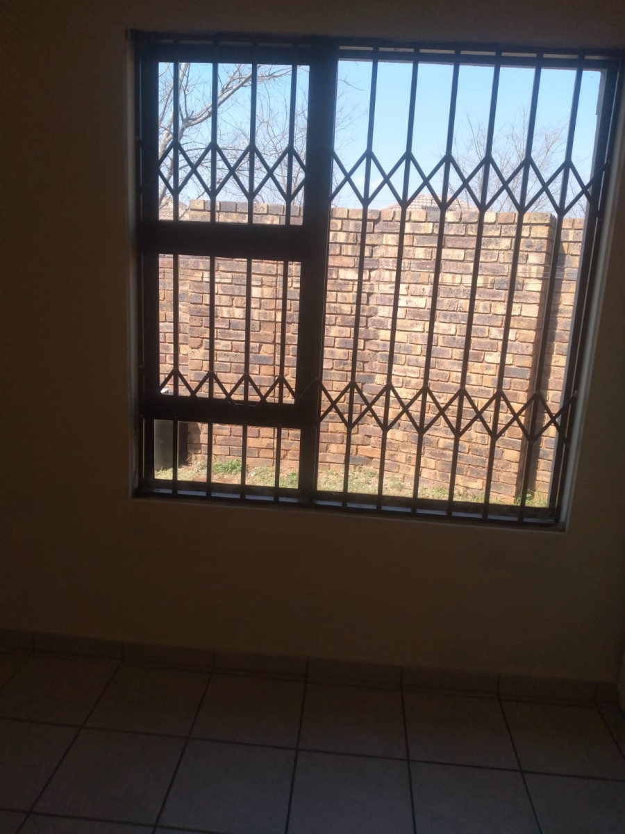 To Let 3 Bedroom Property for Rent in Chantelle Gauteng