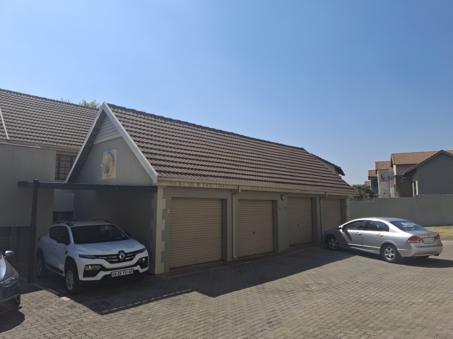To Let 1 Bedroom Property for Rent in Olympus AH Gauteng