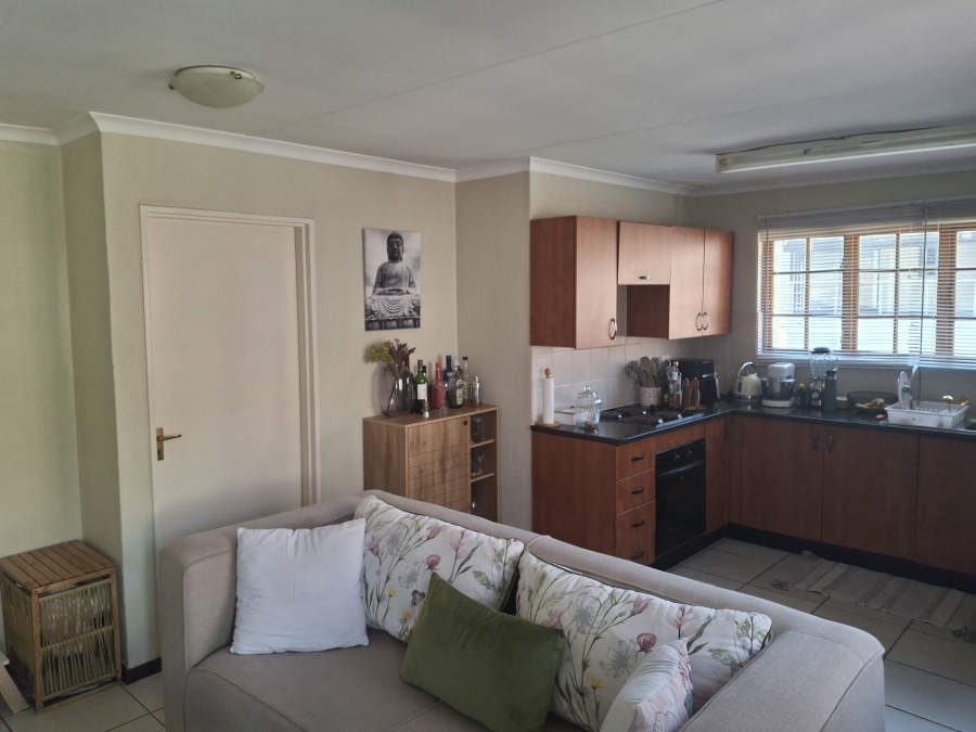 To Let 1 Bedroom Property for Rent in Olympus AH Gauteng