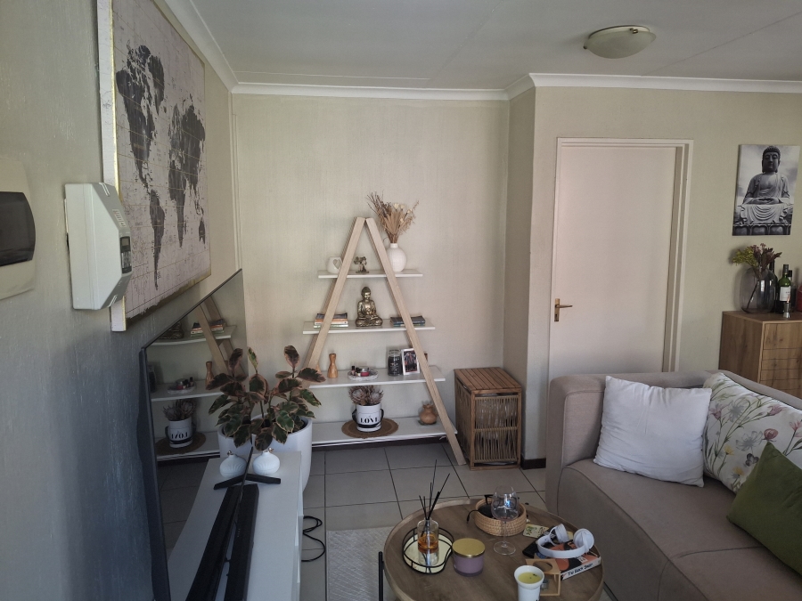To Let 1 Bedroom Property for Rent in Olympus AH Gauteng