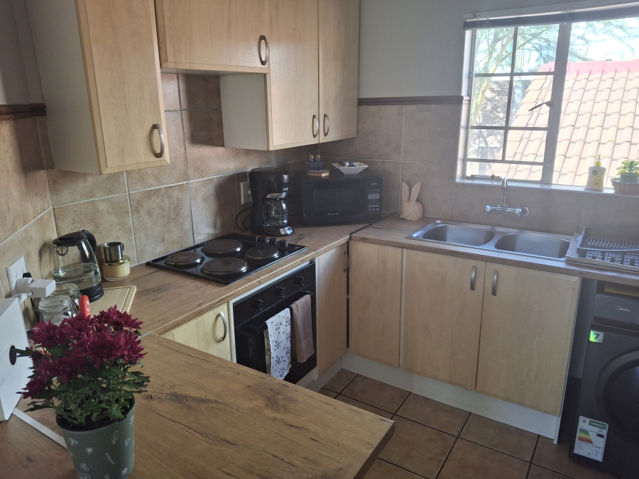 To Let 2 Bedroom Property for Rent in Equestria Gauteng