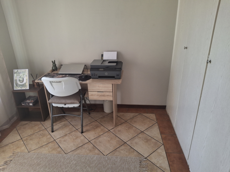 To Let 2 Bedroom Property for Rent in Equestria Gauteng