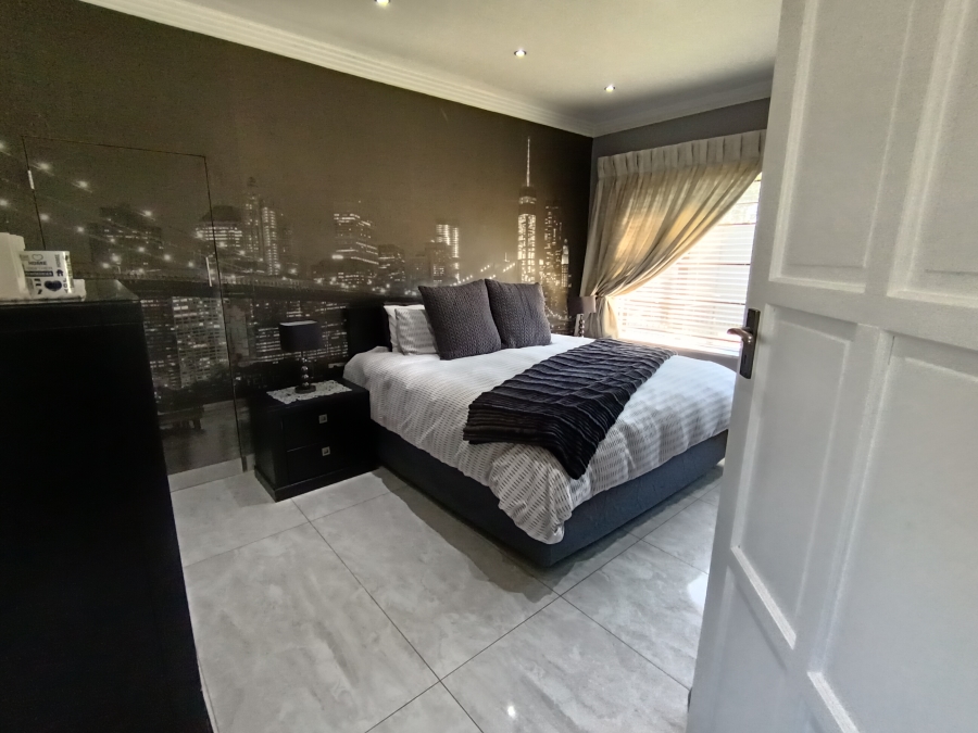4 Bedroom Property for Sale in Brackendowns Gauteng