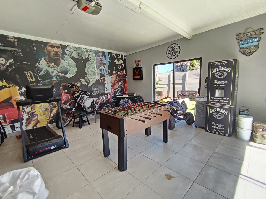4 Bedroom Property for Sale in Brackendowns Gauteng