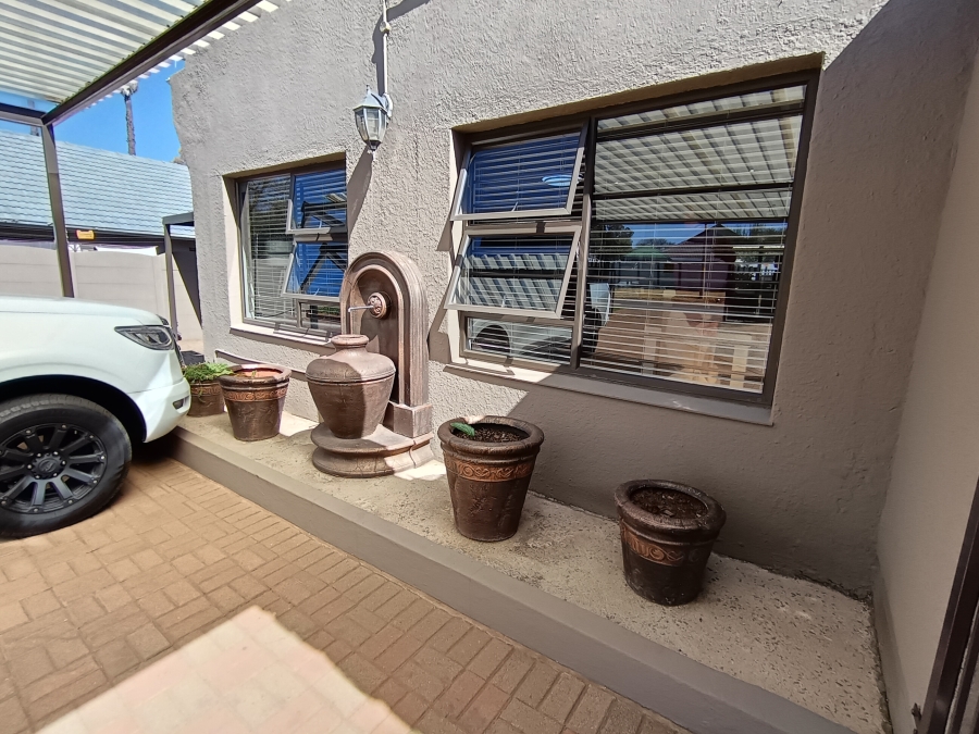 4 Bedroom Property for Sale in Brackendowns Gauteng