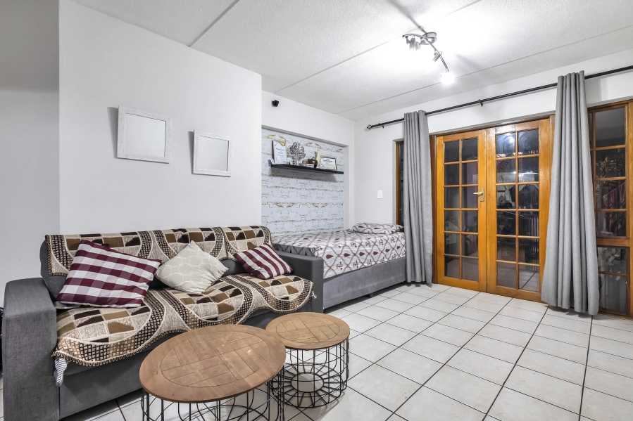 2 Bedroom Property for Sale in Morningside Gauteng