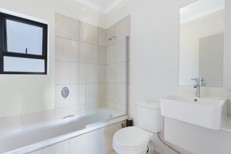 3 Bedroom Property for Sale in Broadacres Gauteng