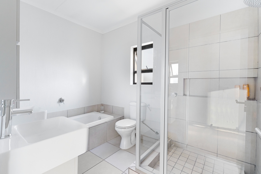 3 Bedroom Property for Sale in Broadacres Gauteng