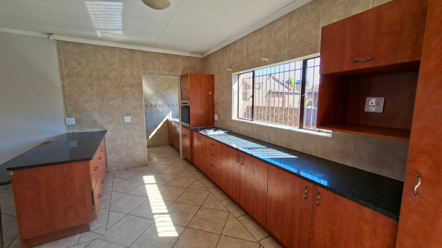 3 Bedroom Property for Sale in Denneoord Gauteng
