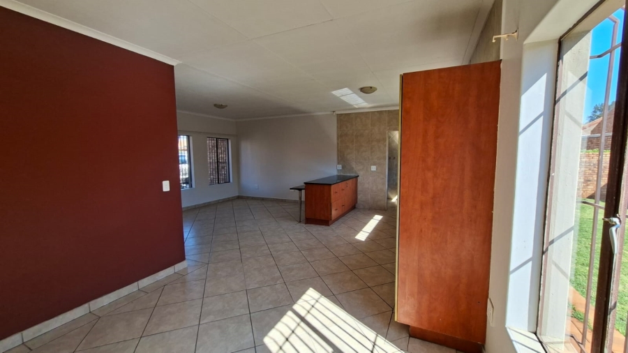3 Bedroom Property for Sale in Denneoord Gauteng