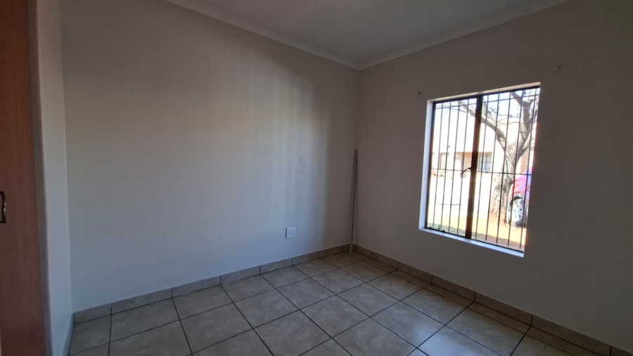 3 Bedroom Property for Sale in Denneoord Gauteng