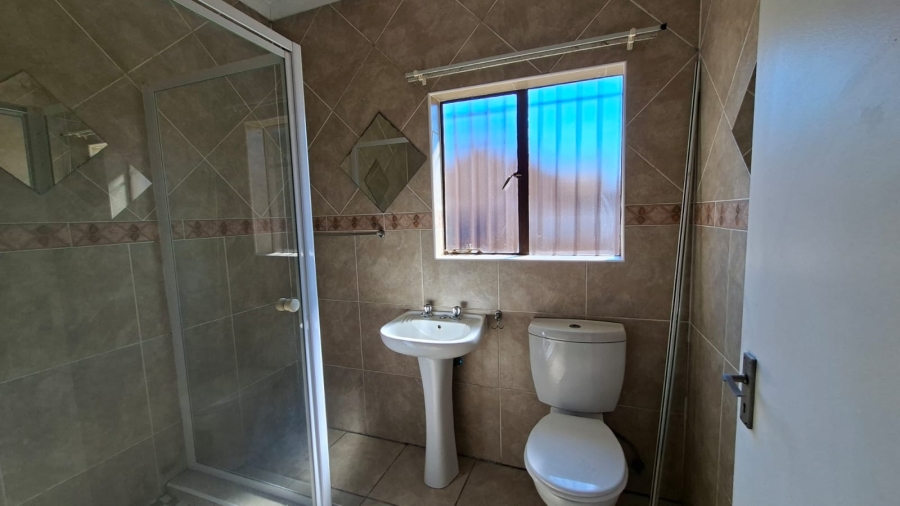 3 Bedroom Property for Sale in Denneoord Gauteng