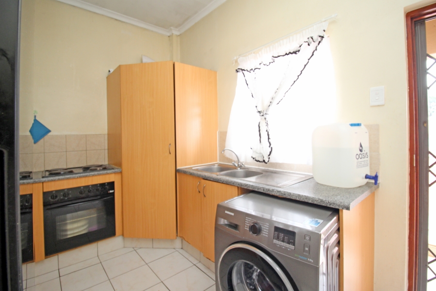 To Let 2 Bedroom Property for Rent in Buccleuch Gauteng