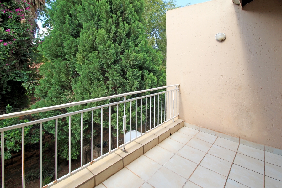 To Let 2 Bedroom Property for Rent in Buccleuch Gauteng