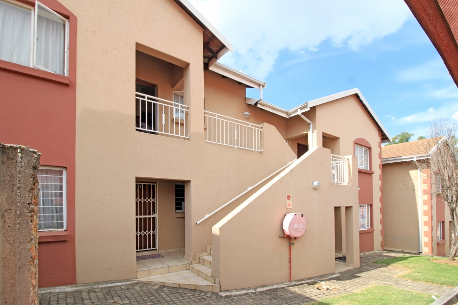 To Let 2 Bedroom Property for Rent in Buccleuch Gauteng