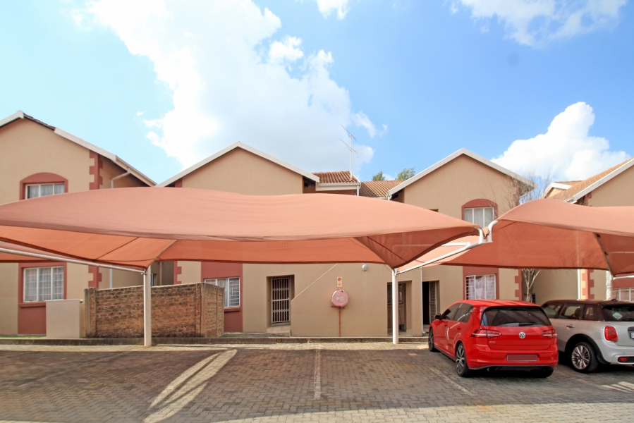 To Let 2 Bedroom Property for Rent in Buccleuch Gauteng