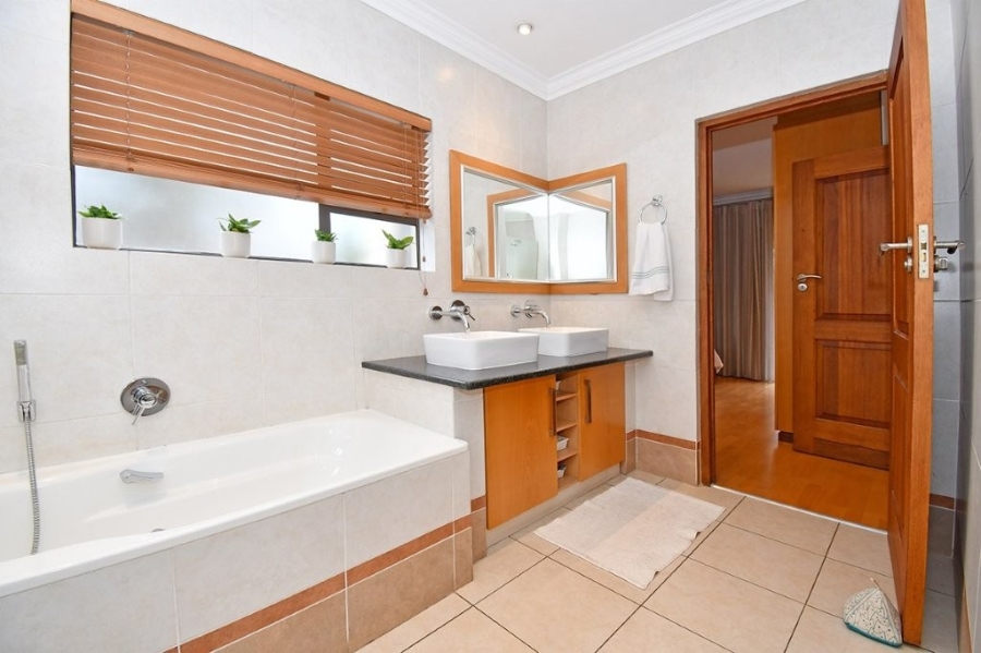4 Bedroom Property for Sale in Kensington Gauteng